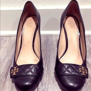 TORY BURCH Quilted Wedge Heel - Black